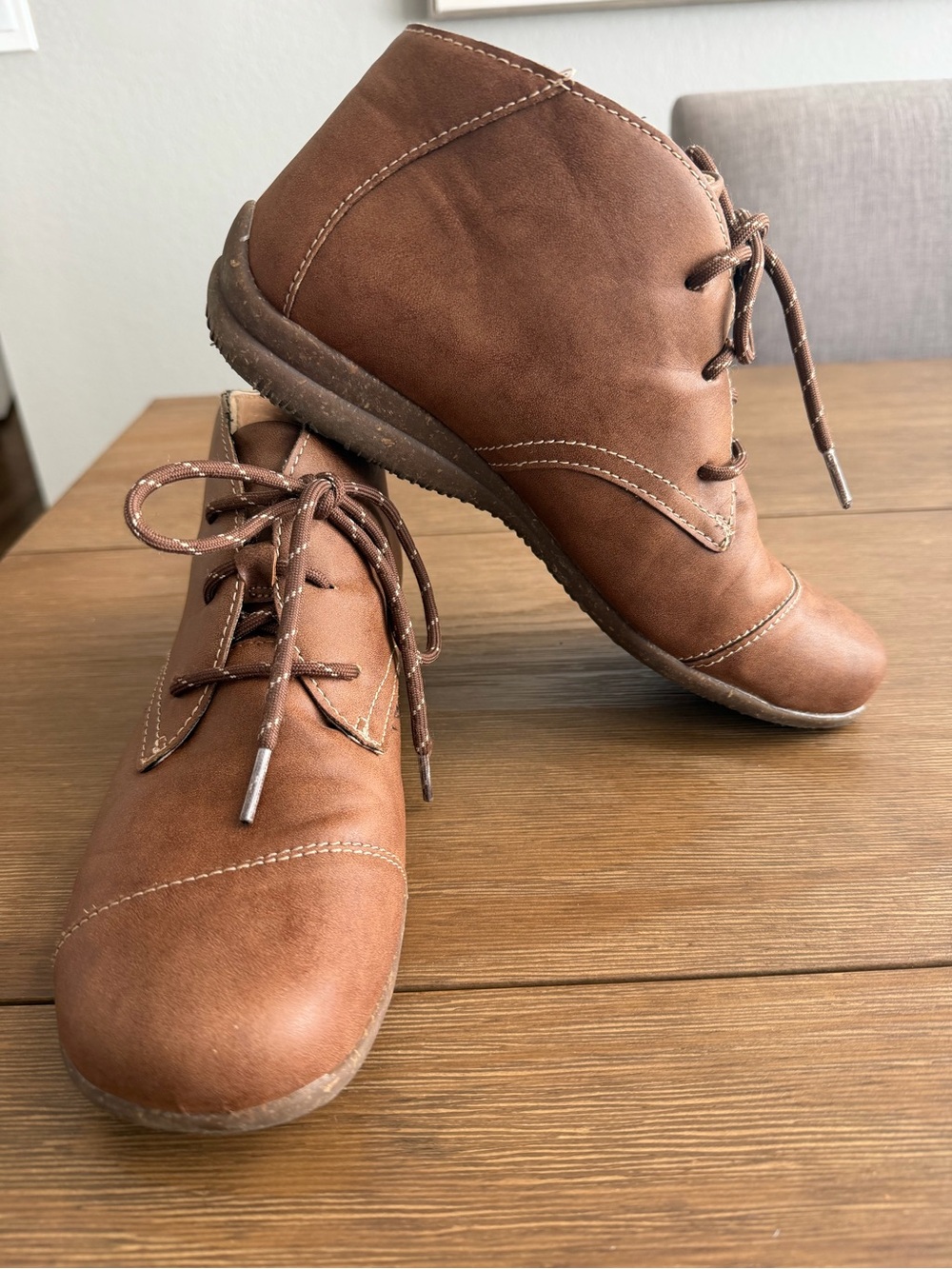 B.O.C women’s leather Brown Lace-Up Ankle Boots